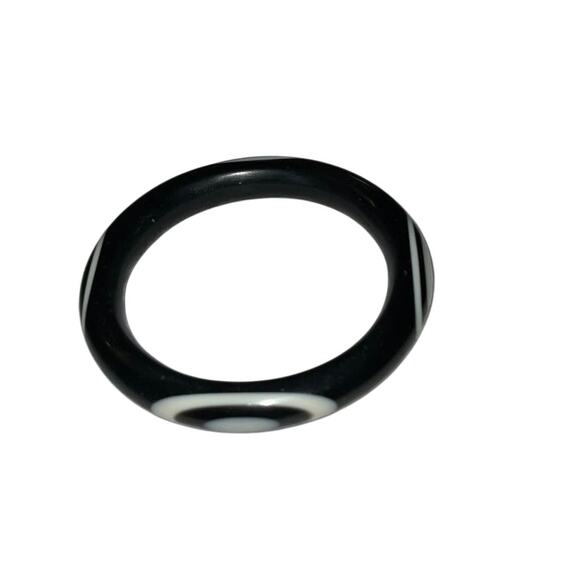 Iris Apfel & Bajalia Black Resin Bangle Bracelet White Inlay Mod Style Vintage - Picture 1 of 5